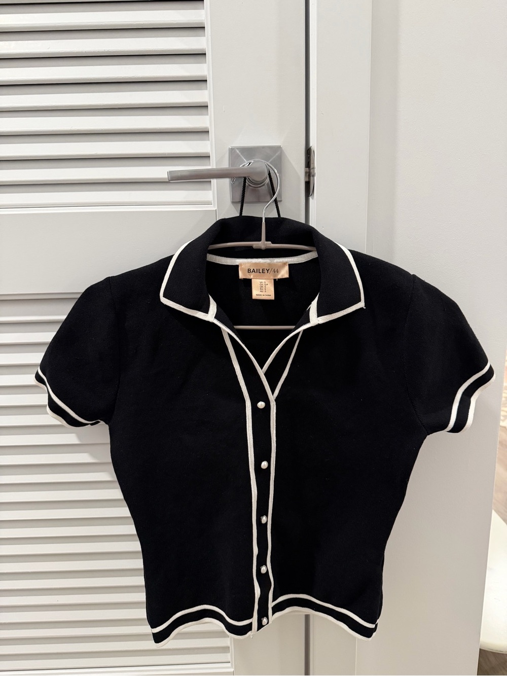 Black Button-Front Short Sleeve Preppy Polo with White Piping & Pearl Buttons